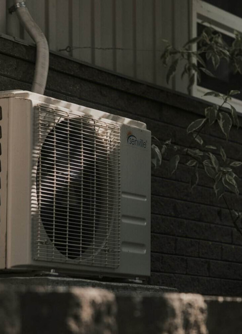 Ar condicionado no ver&atilde;o: como us&aacute;-lo sem levar um susto na fatura